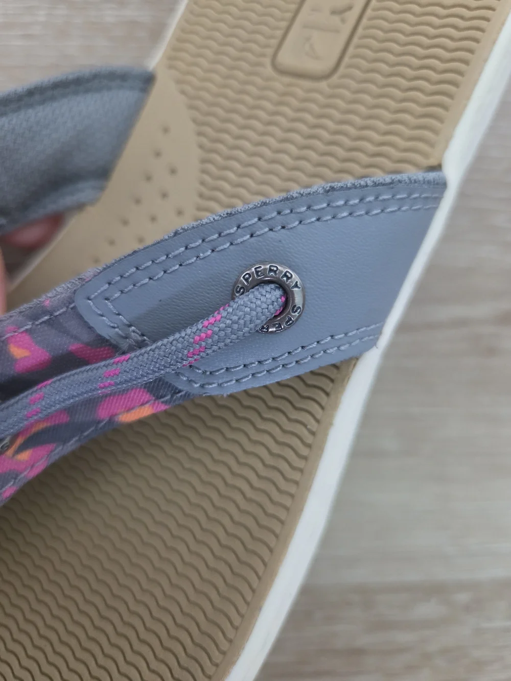Sperry Top-Sider Women's Size 8M Flip Flops Gray Pink Floral Sandals NWOB